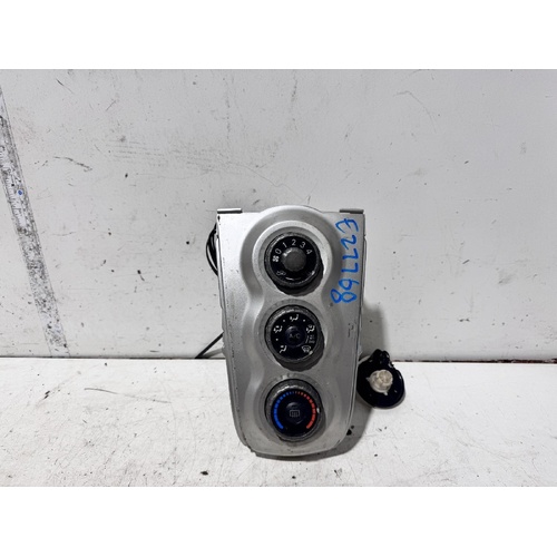 Toyota Yaris Heater Controls NCP91 10/2005-07/2011
