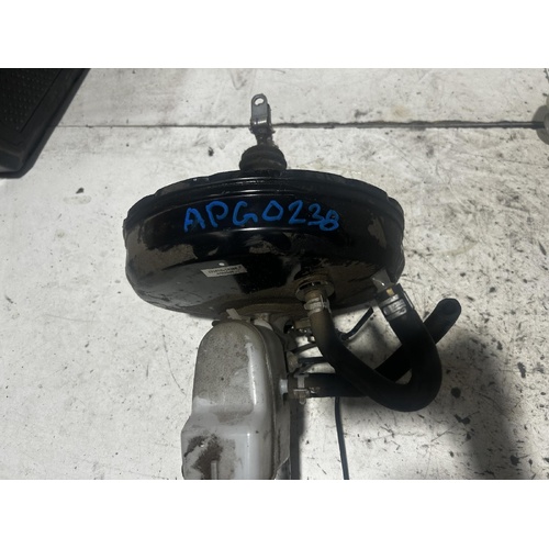 Toyota Hilux Brake Booster with Master Cylinder TGN16 08/2010-08/2015