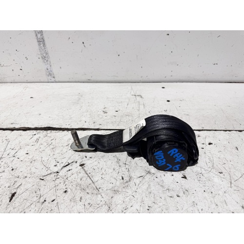 Toyota Hilux Right Front Seat Belt RZN149 09/1997-02/2005