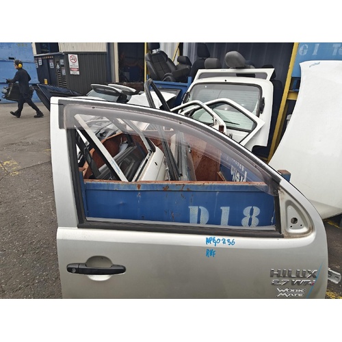 Toyota Hilux Right Front Door Glass TGN16 03/2005-08/2015