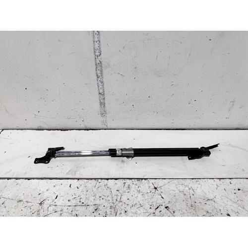 Toyota Estima Tailgate Struts ACR30 2000-2006