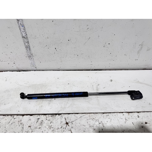 Toyota Corolla Right Tailgate Strut AE112 10/1998-11/2001