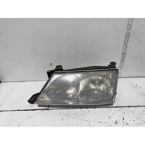 Toyota Avalon Left Head Light MCX10 07/2000-09/2003