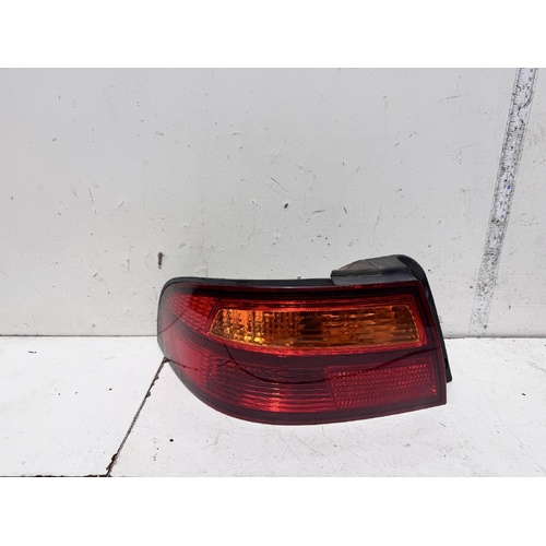 Toyota Avalon Left Tail Light MCX10 07/2000-09/2003