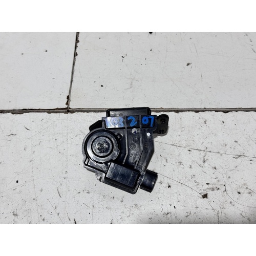 Toyota Tarago Tailgate Lock Mechanism ACR50 03/2006-06/2020