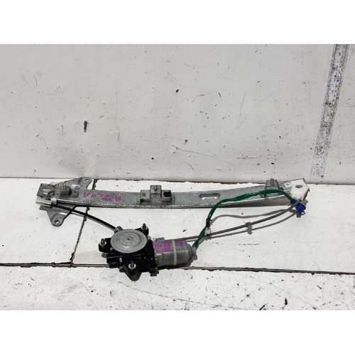 Toyota Avalon Left Front Door Window Regulator MCX10 07/2000-06/2005
