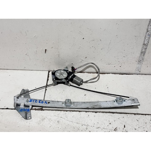 Toyota Avalon Right Front Door Window Regulator MCX10 07/2000-06/2005