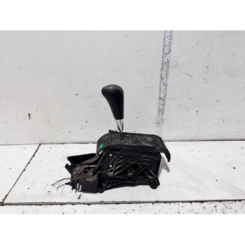 Toyota RAV4 Gear Stick / Shifter ACA33 11/2005-11/2012