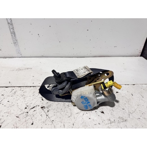 Toyota RAV4 Left Front Seat Belt ACA21 05/2000-07/2003