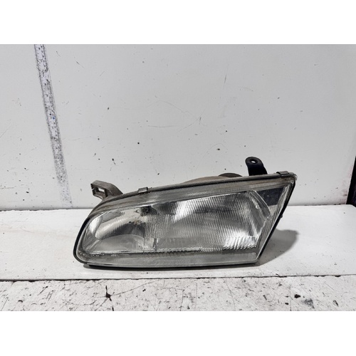Toyota Camry Left Head Light SXV20 08/1997-09/2000