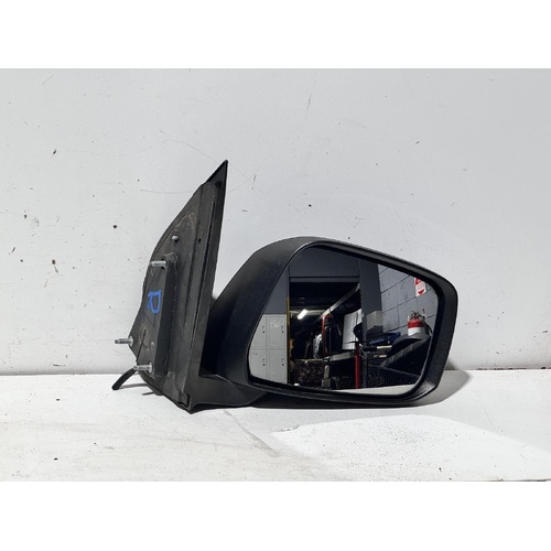 Nissan Navara Right Door Mirror D40 09/2015-08/2015