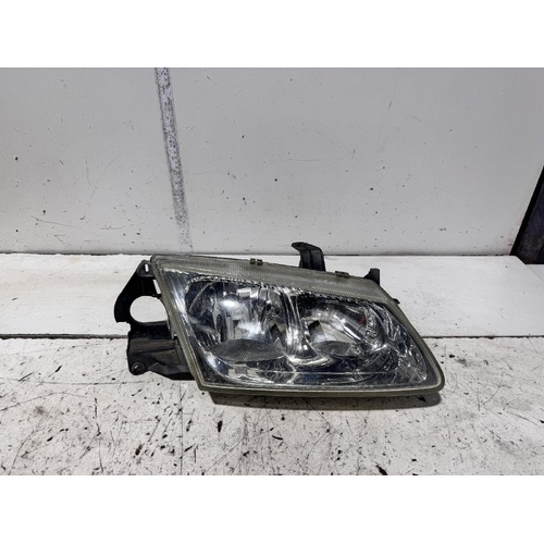 Nissan Pulsar Right Head Light N16 05/2000-07/2003