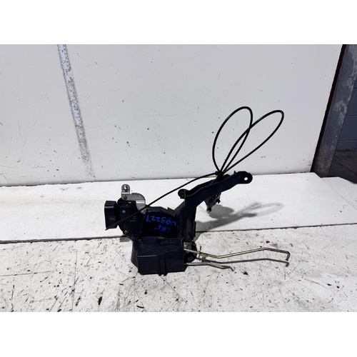 Toyota RAV4 Left Front Door Lock Mechanism ACA21 07/2000-10/2005