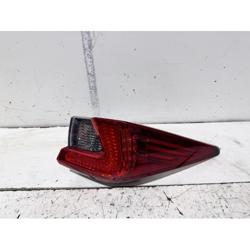 Lexus RC 350 Right Tail Light GSC10 11/2014-11/2018