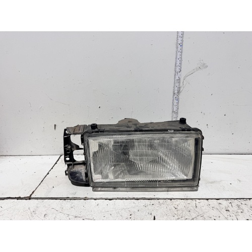 Volvo 740 Right Head Light 01/1990-01/1992