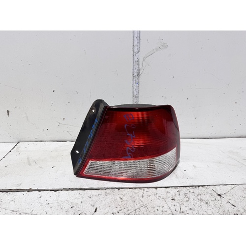 Hyundai Accent Right Tail Light LC 06/2000-02/2003