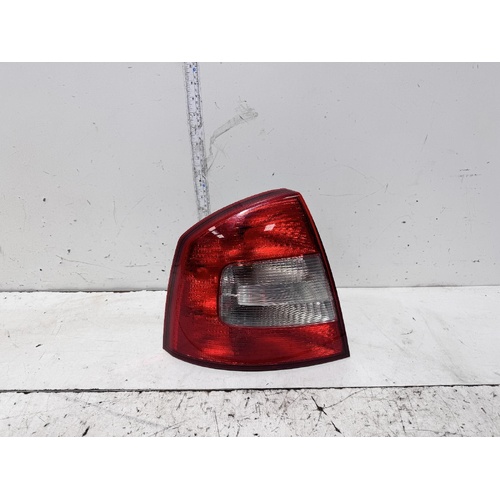 Skoda Octavia Left Tail Light 1Z 05/2009-10/2013