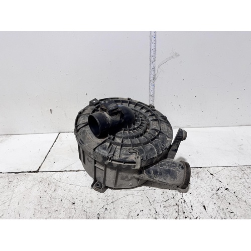 Toyota Hilux Air Cleaner Box with Air Flow Meter TGN16 02/2005-08/2015