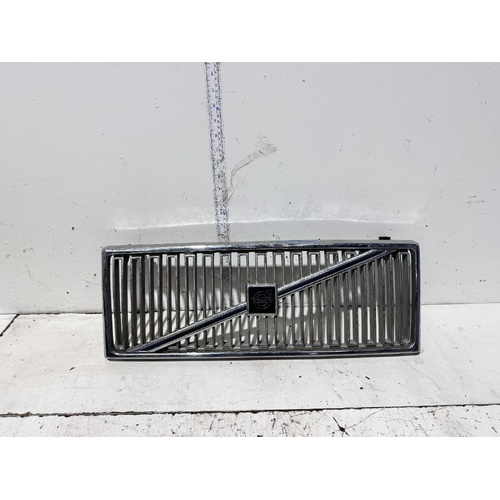 Volvo 740 Grille 01/1990-01/1992