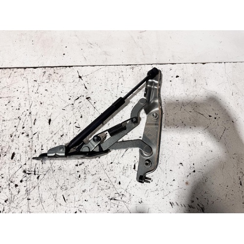Holden Commodore Right Bootlid Hinge / Strut VF 05/2013-12/2017