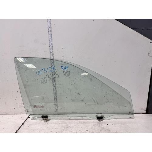 Toyota Corolla Right Front Door Glass ZZE122 12/2001-04/2007