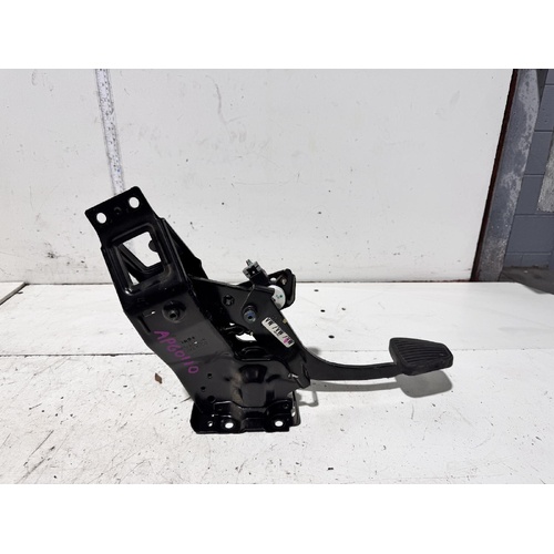Holden Commodore Clutch Pedal VE 08/2006-05/2013