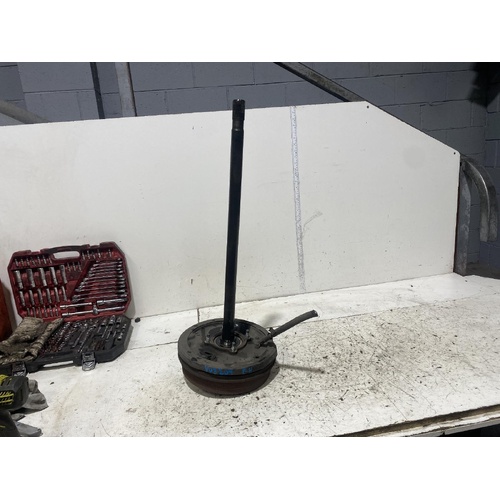 Toyota Hilux Right Rear Axle KUN16 03/2005-09/2008