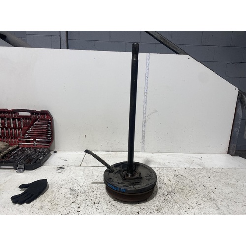 Toyota Hilux Left Rear Axle KUN16 03/2005-09/2008