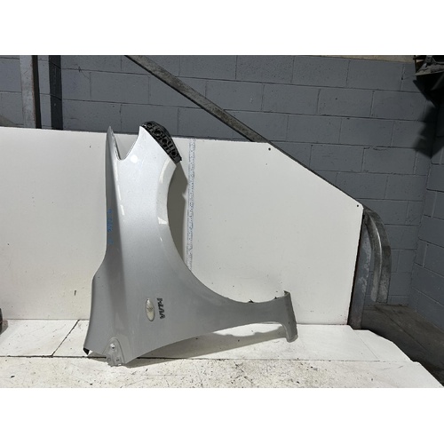 Toyota Corolla Right Guard ZRE152 03/2007-02/2010