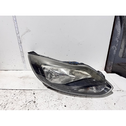 Ford Focus Right Head Light LW 08/2012-08/2015