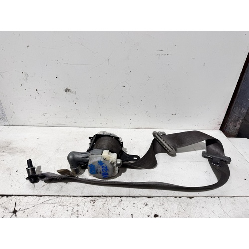 Toyota Hilux Right Front Seat Belt GGN15 03/2005-06/2011