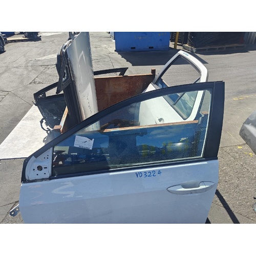 Toyota Corolla Left Front Door Glass ZRE172 12/2013-06/2019