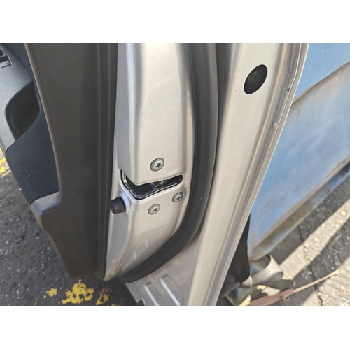 Toyota Corolla Right Front Door Lock Mechanism ZRE152 03/2007-10/2013