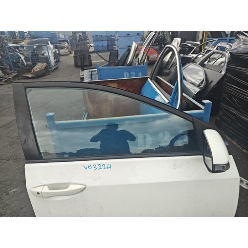 Toyota Corolla Right Front Door Glass ZRE172 12/2013-06/2019