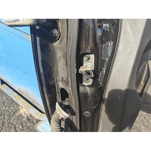Nissan Navara Right Front Check Strap D40 09/2005-08/2015