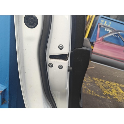 Toyota Tarago Left Front Door Lock Mechanism ACR50 03/2006-06/2020