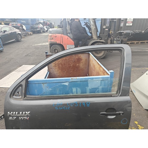 Toyota Hilux Left Front Door Glass TGN16 03/2005-08/2015