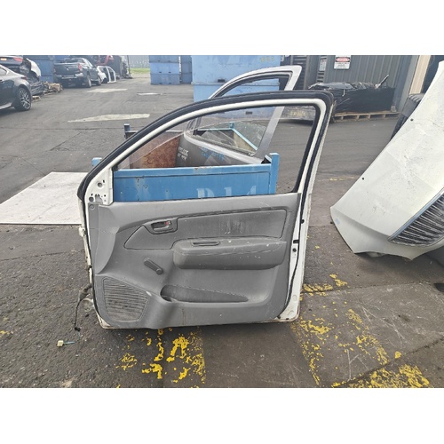 Toyota Hilux Right Front Window Regulator TGN16 03/2005-08/2015