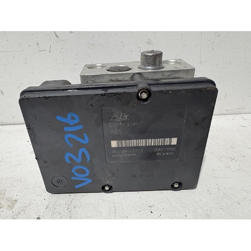 Nissan Navara ABS Module D40 09/2005-08/2015