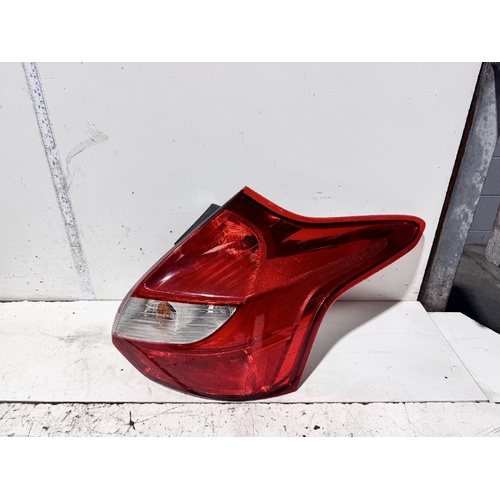 Ford Focus Right Tail Light LW 05/2011-08/2015