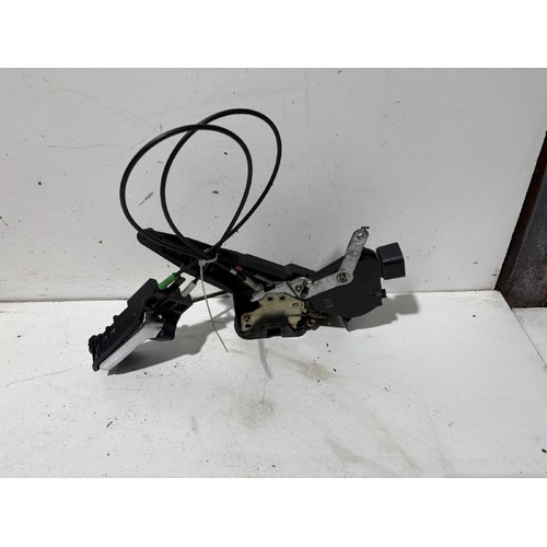 Toyota Corolla Left Front Door Lock Mechanism ZZE122 12/2001-06/2007