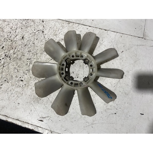 Toyota Hiace Fan Engine Blade 2RZ RCH12 11/1989-12/2004