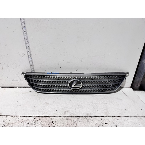 Lexus IS200 Grille GXE10 08/2001-10/2005
