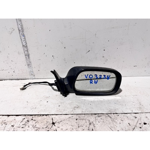 Lexus IS200 Right Door Mirror GXE10 08/2001-10/2005