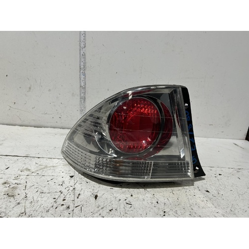 Lexus IS200 Left Tail Light GXE10 01/1998-10/2005