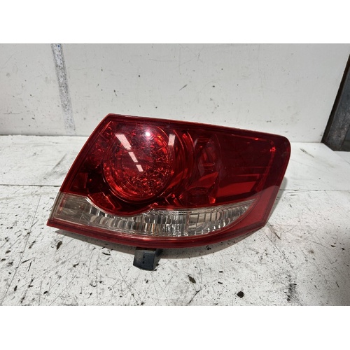 Toyota Aurion Right Tail Light GSV40 10/2006-08/2009