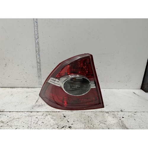 Ford Focus Left Tail Light LS 06/2005-05/2007