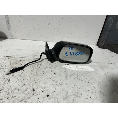 Lexus IS200 Right Door Mirror GXE10 08/2001-10/2005