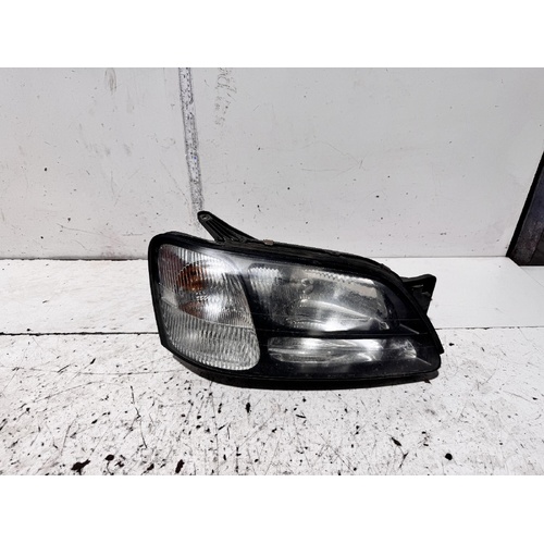 Subaru Liberty Right Head Light B3 11/1998-06/2001