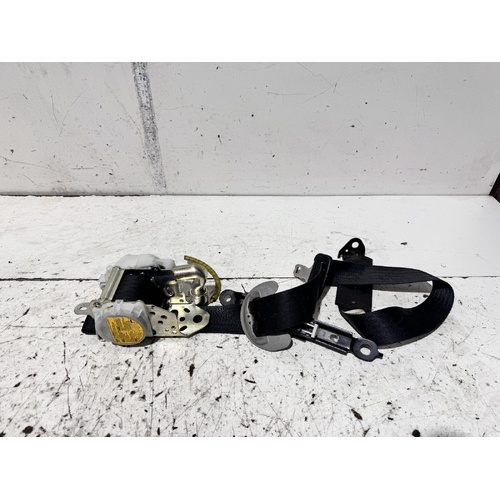 Toyota Kluger Right Front Seat Belt GSU45 07/2010-02/2014